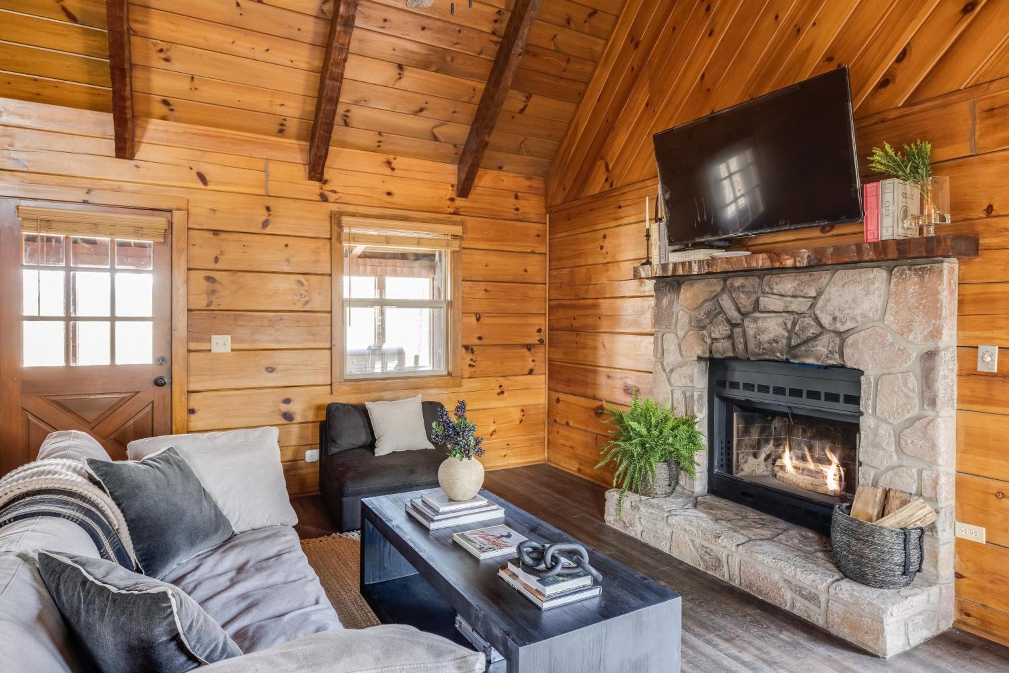 Dudley III By Avantstay Cosy Mountain Home W Hot Tub Great Views 鸽子谷 外观 照片